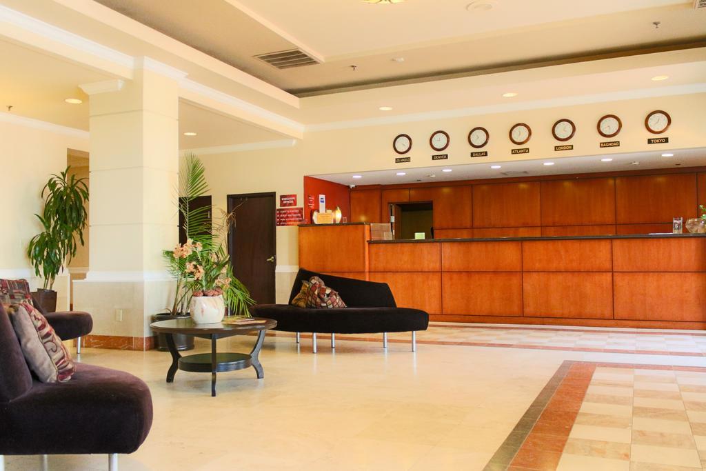 Ramada Plaza By Wyndham Atlanta Airport Hotell College Park Eksteriør bilde