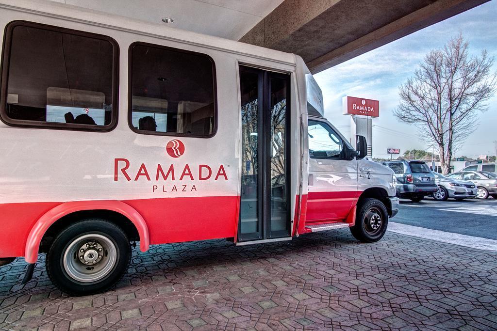 Ramada Plaza By Wyndham Atlanta Airport Hotell College Park Eksteriør bilde