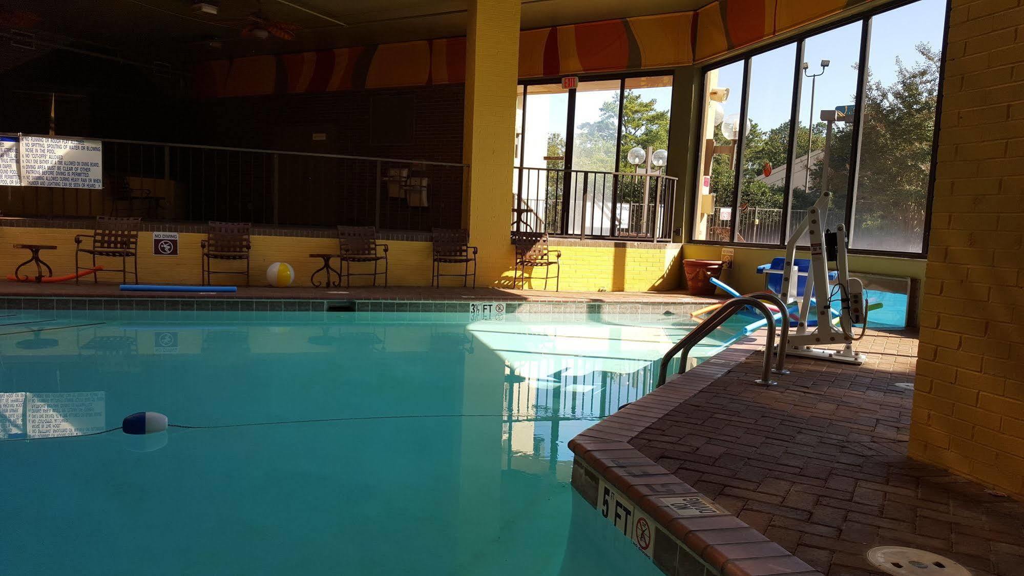 Ramada Plaza By Wyndham Atlanta Airport Hotell College Park Eksteriør bilde