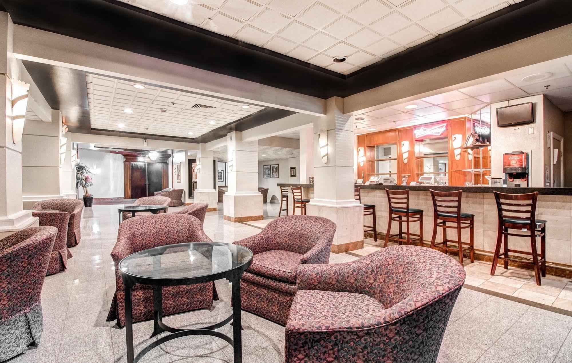 Ramada Plaza By Wyndham Atlanta Airport Hotell College Park Eksteriør bilde