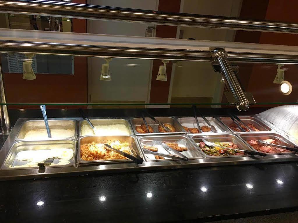 Ramada Plaza By Wyndham Atlanta Airport Hotell College Park Eksteriør bilde